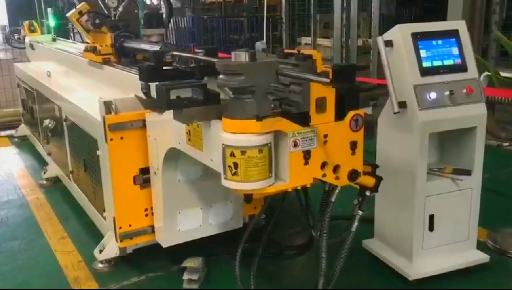 CNC數(shù)控彎管機(jī)（RV減速機(jī)高精度版彎管機(jī)彎曲演示視頻）